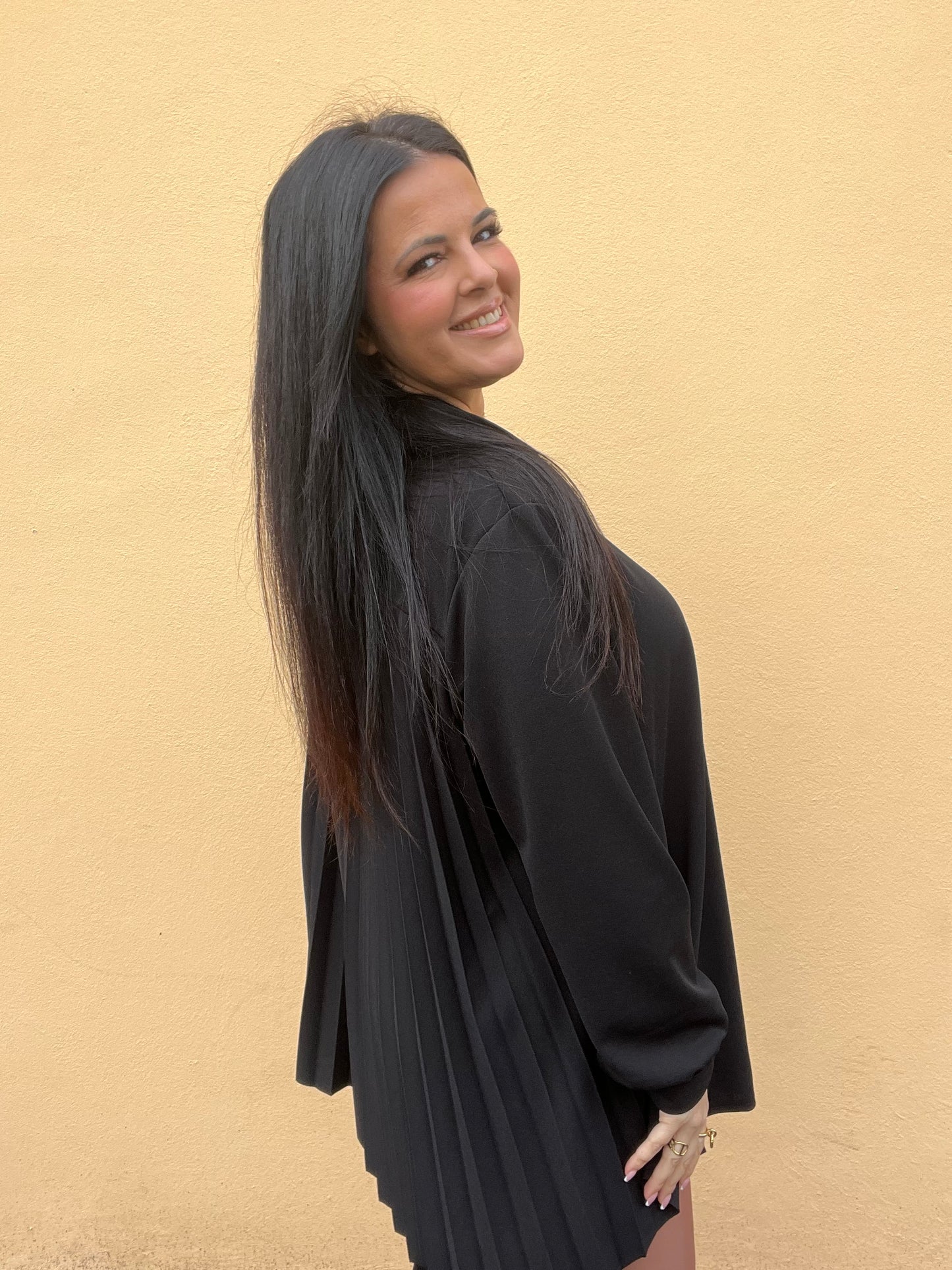 Chemise Tacha grande taille noire plissée dos