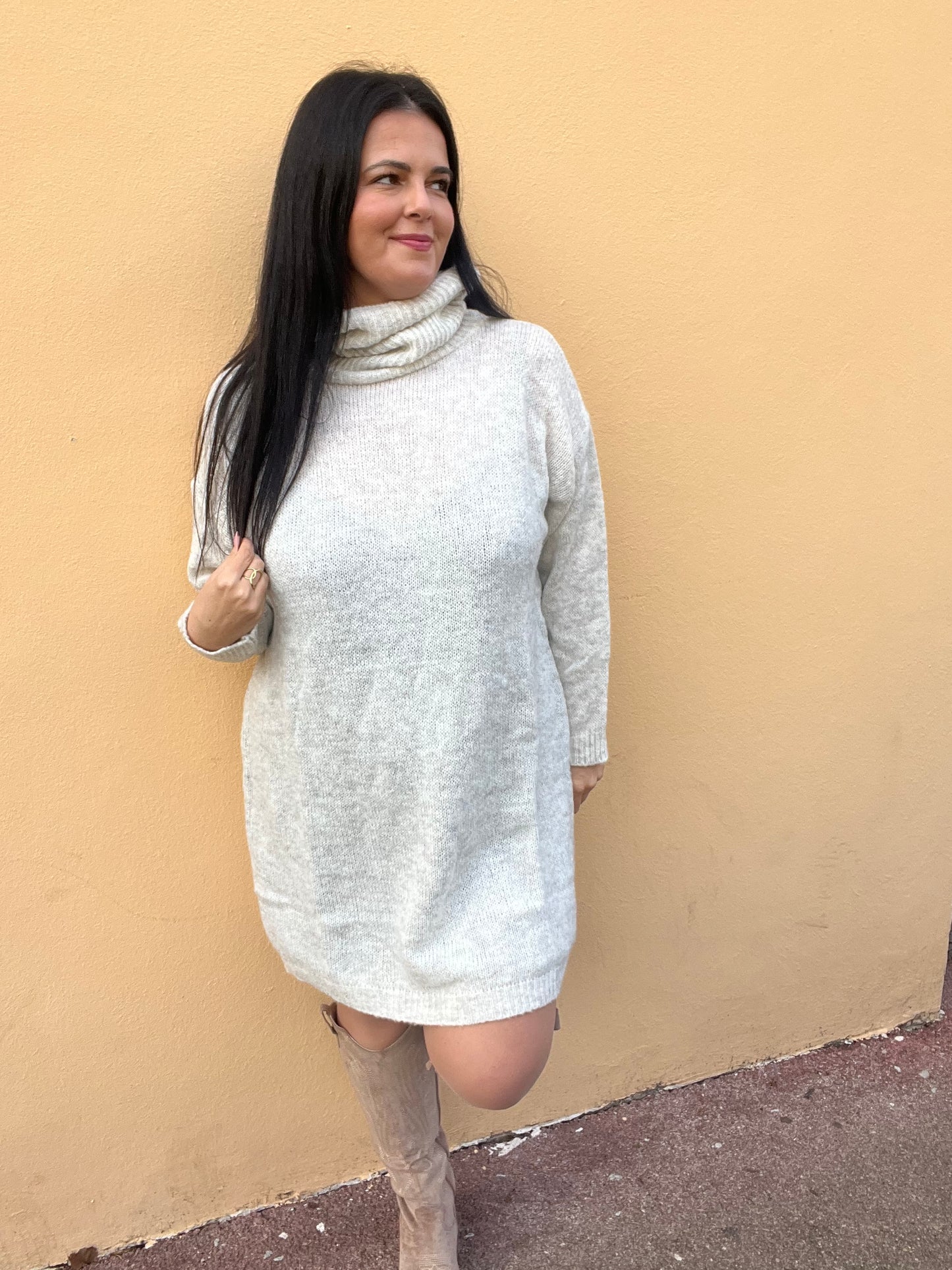Robe pull grande taille col roulé