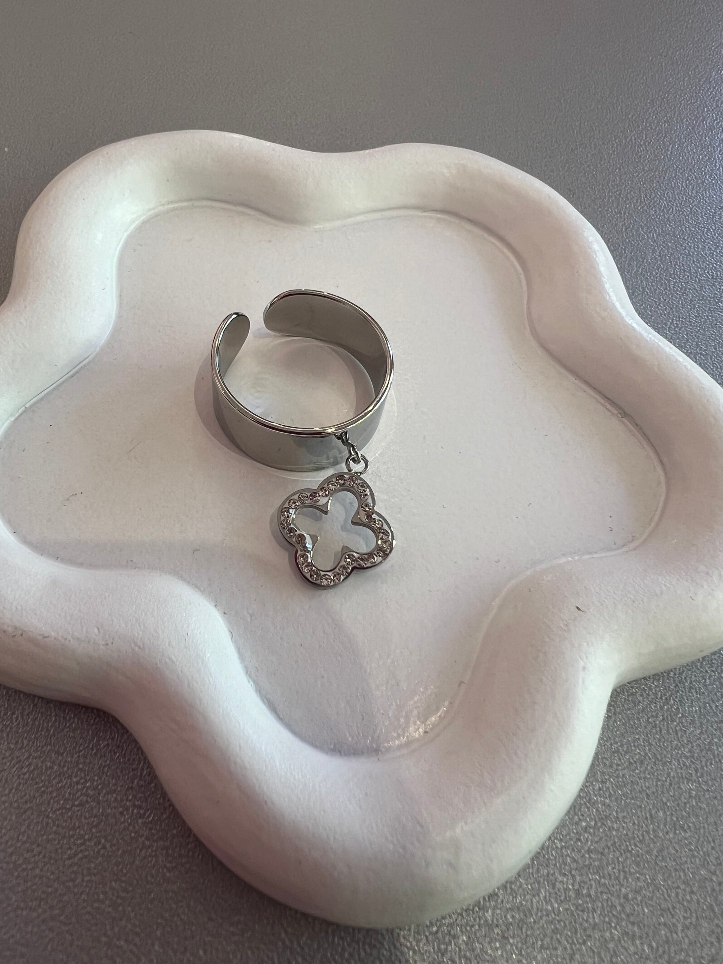 bague breloque trèfle