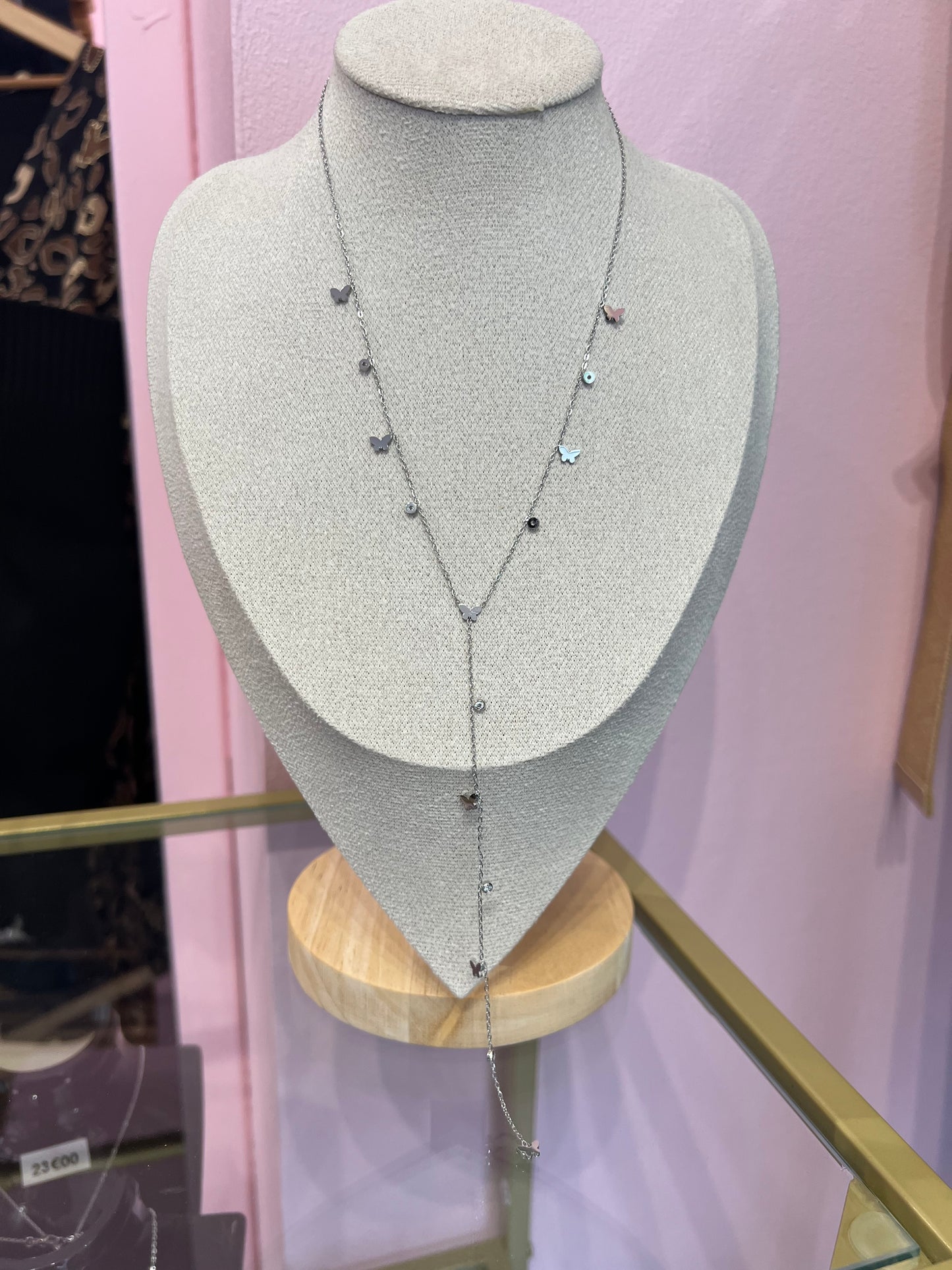Collier papillon pendant