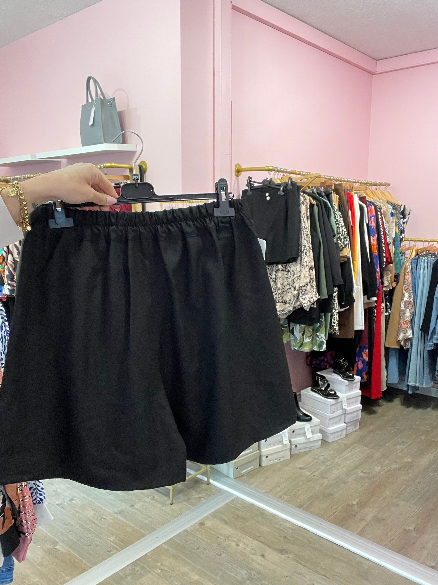 Short Laya noir