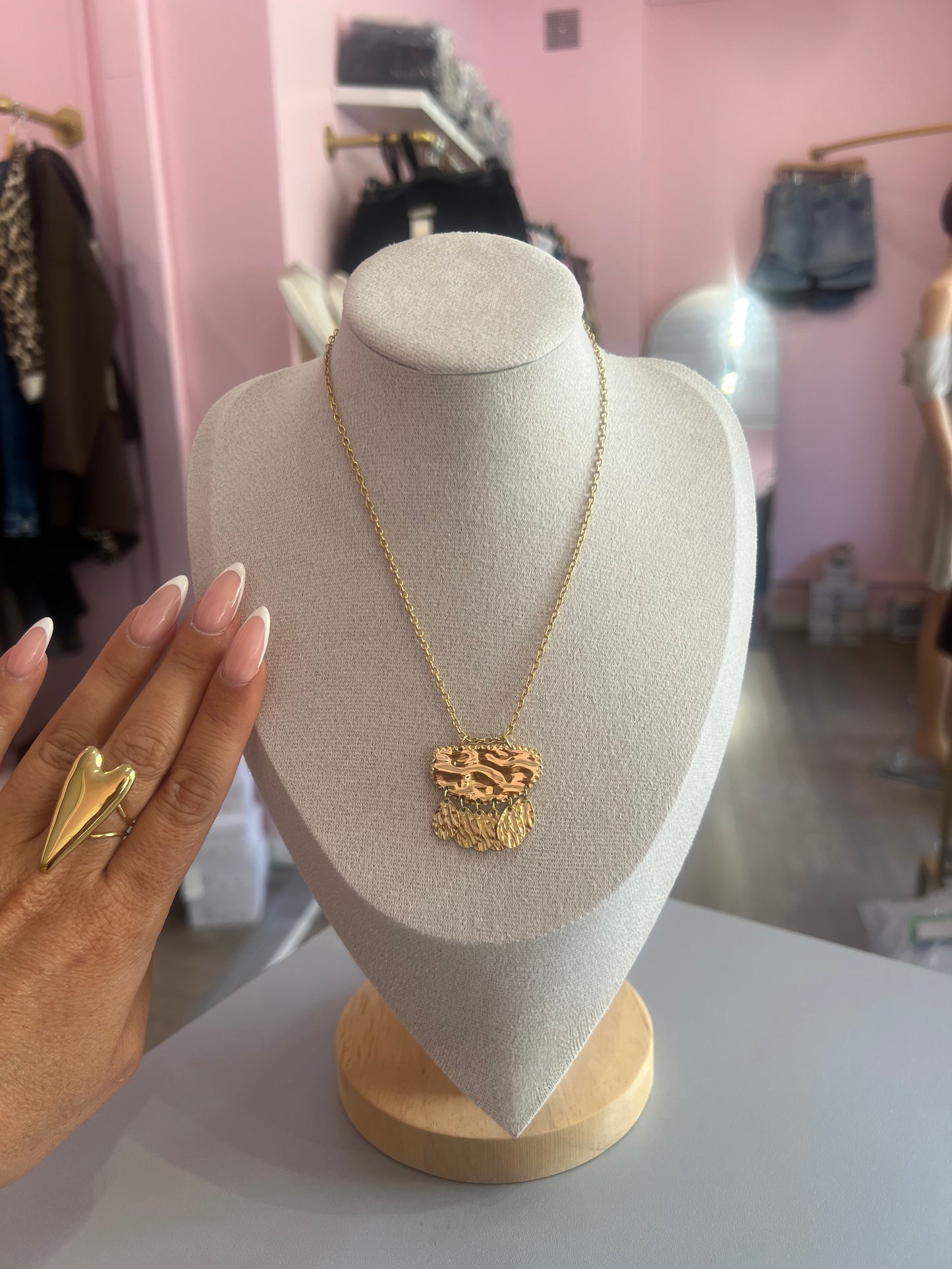 Collier Maé
