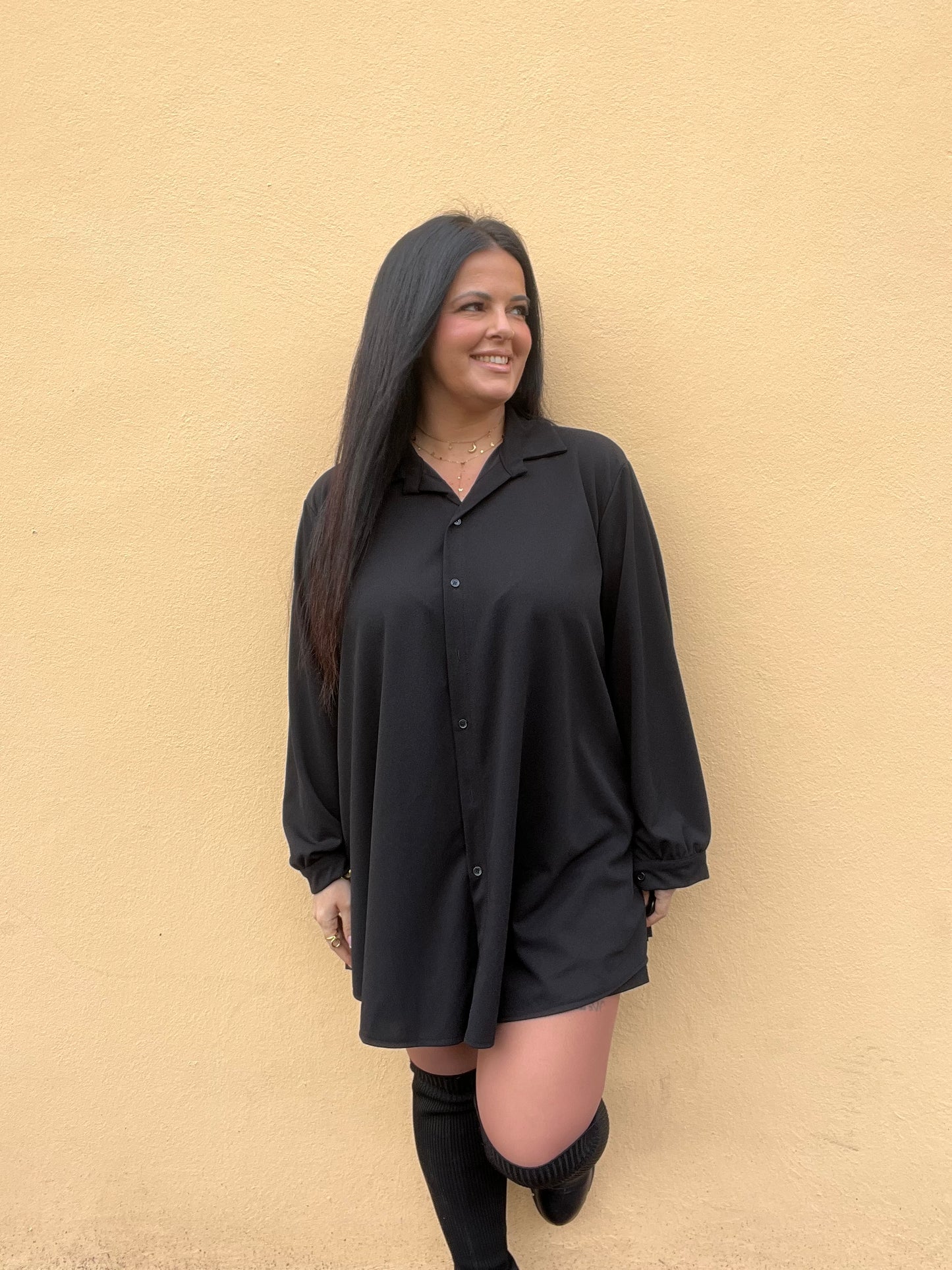 Chemise Tacha grande taille noire plissée dos