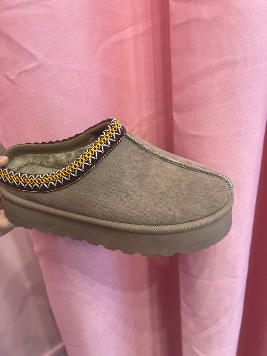 Bottines compensées taupes