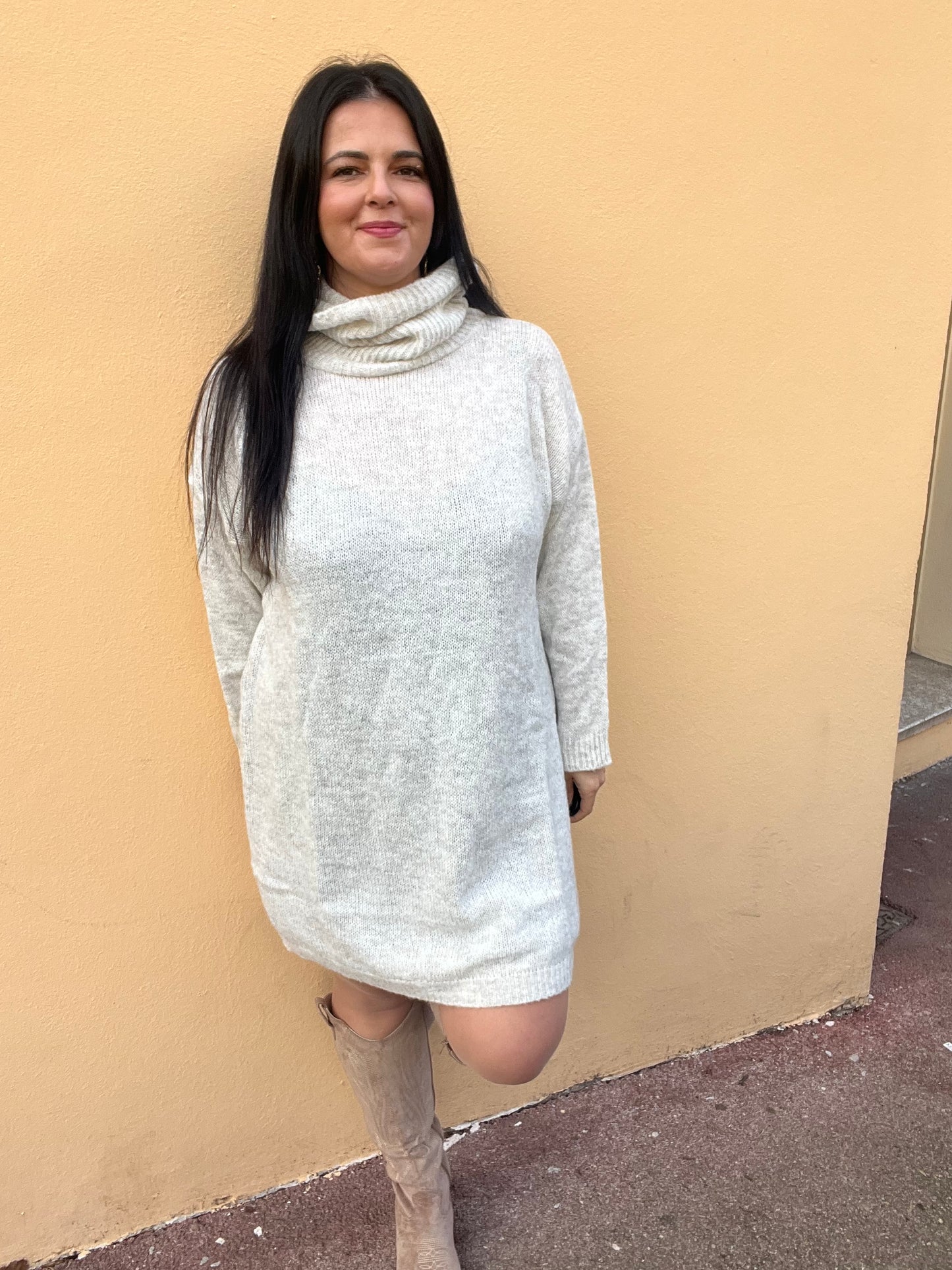 Robe pull grande taille col roulé