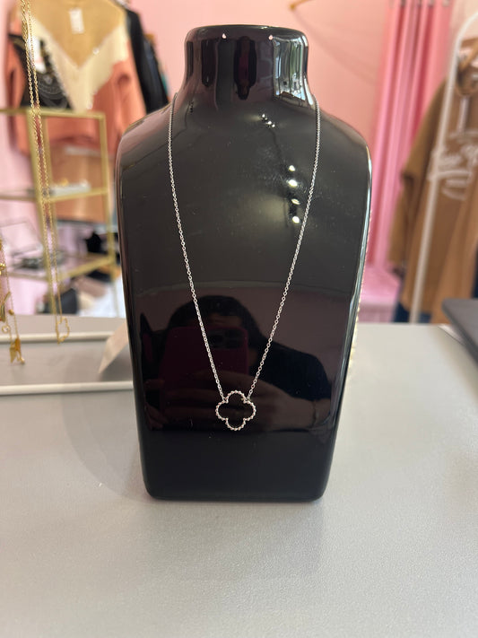 Collier Caly