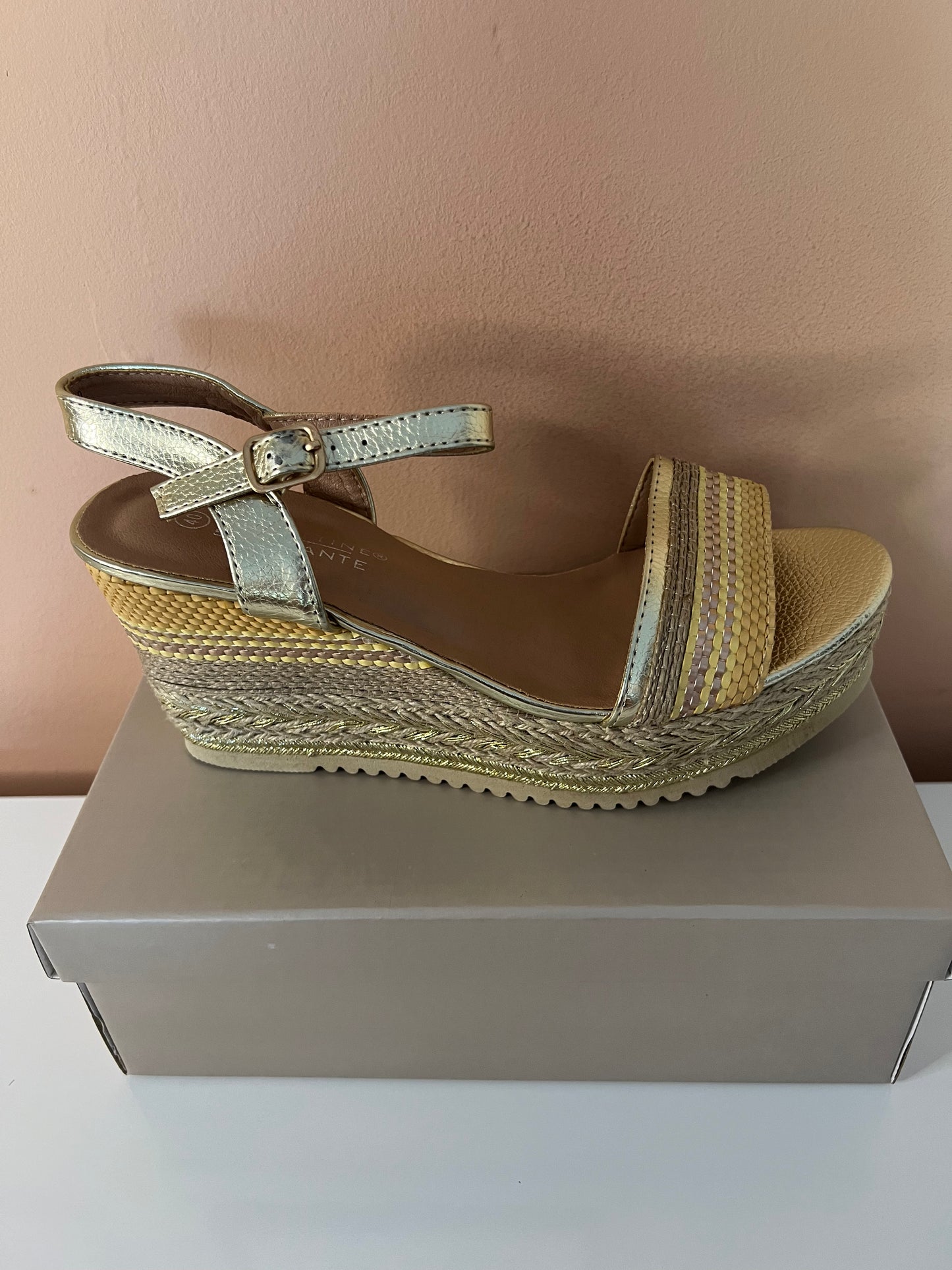 Sandales compensées