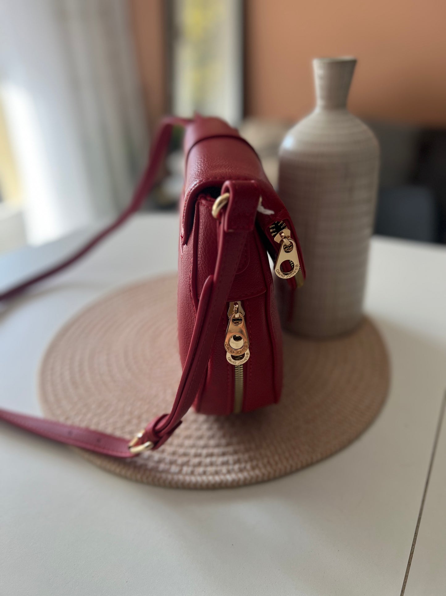 Sac bandouliere David Jones rouge